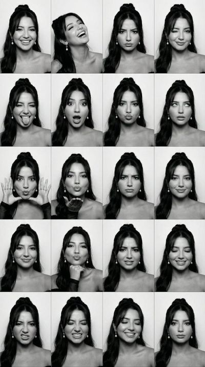 16 Expressions in a Photobooth