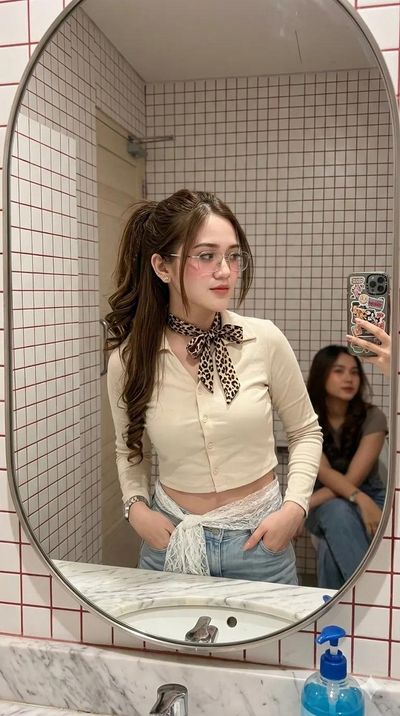 Mirror Selfie in Hyper-Real Detail