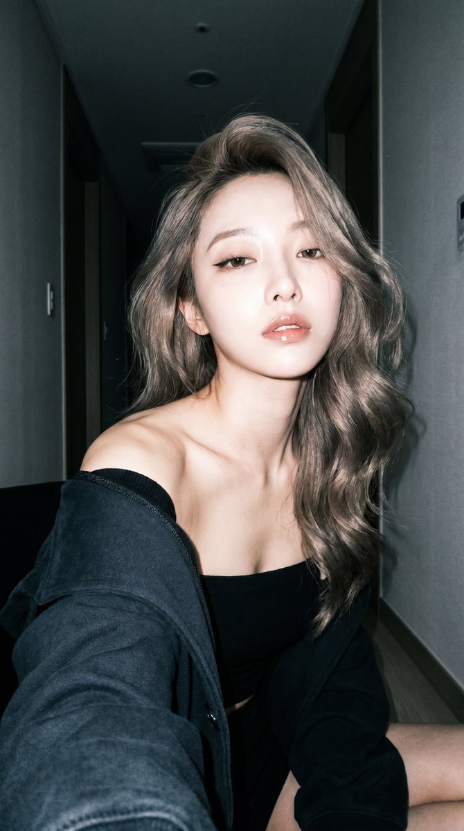 Elegant Nighttime Portrait of a Glamorous Woman