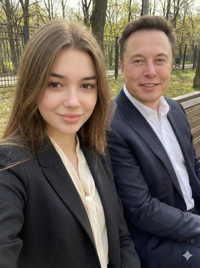 A Bright Encounter: Chatting with Elon Musk