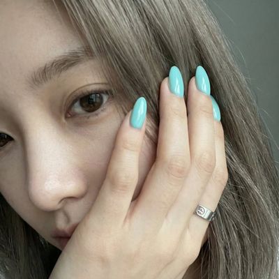 Tiffany Blue, But No Box: The Color That Commands Distance