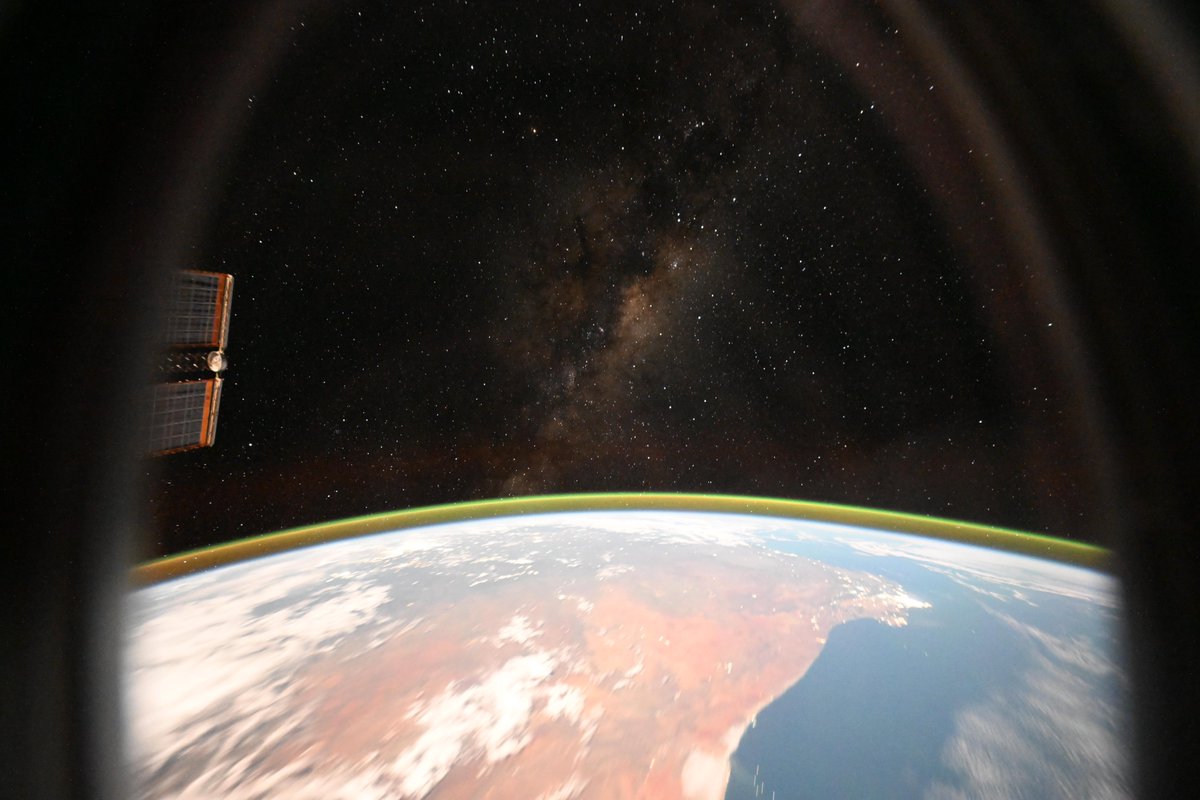 Galactic Vista from Crew Dragon Freedom