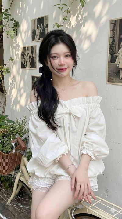 8K Vintage Café Portrait with Radiant Milky Glow