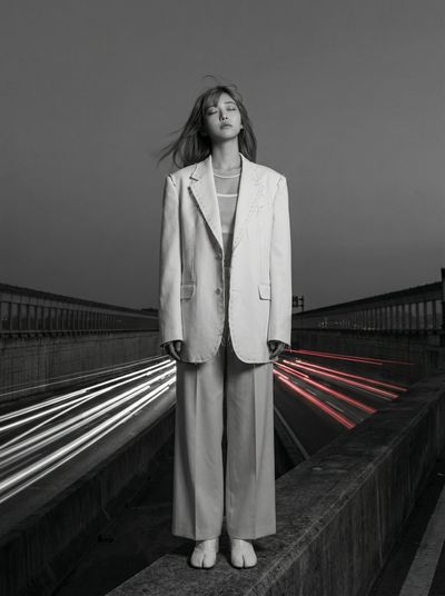 Stillness in Motion: Fashion Against the City