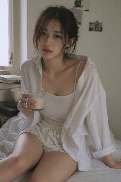 Muted Morning Glow in a Quiet Room