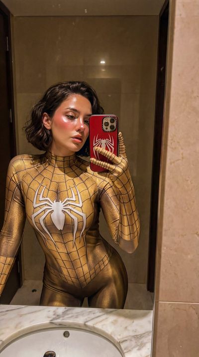 Gilded Reflections: A Luxurious Selfie Moment