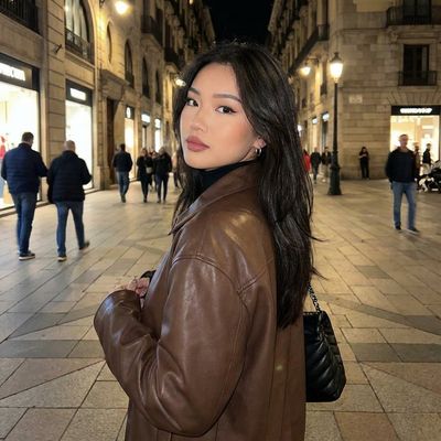 Urban Elegance: Nighttime Confidence
