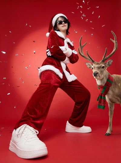 Sassy Santa Struts: A Bold Holiday Poster