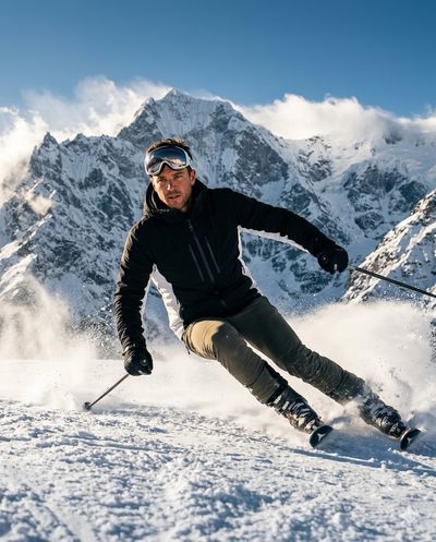 Fearless Descent Through Himalayan Peaks