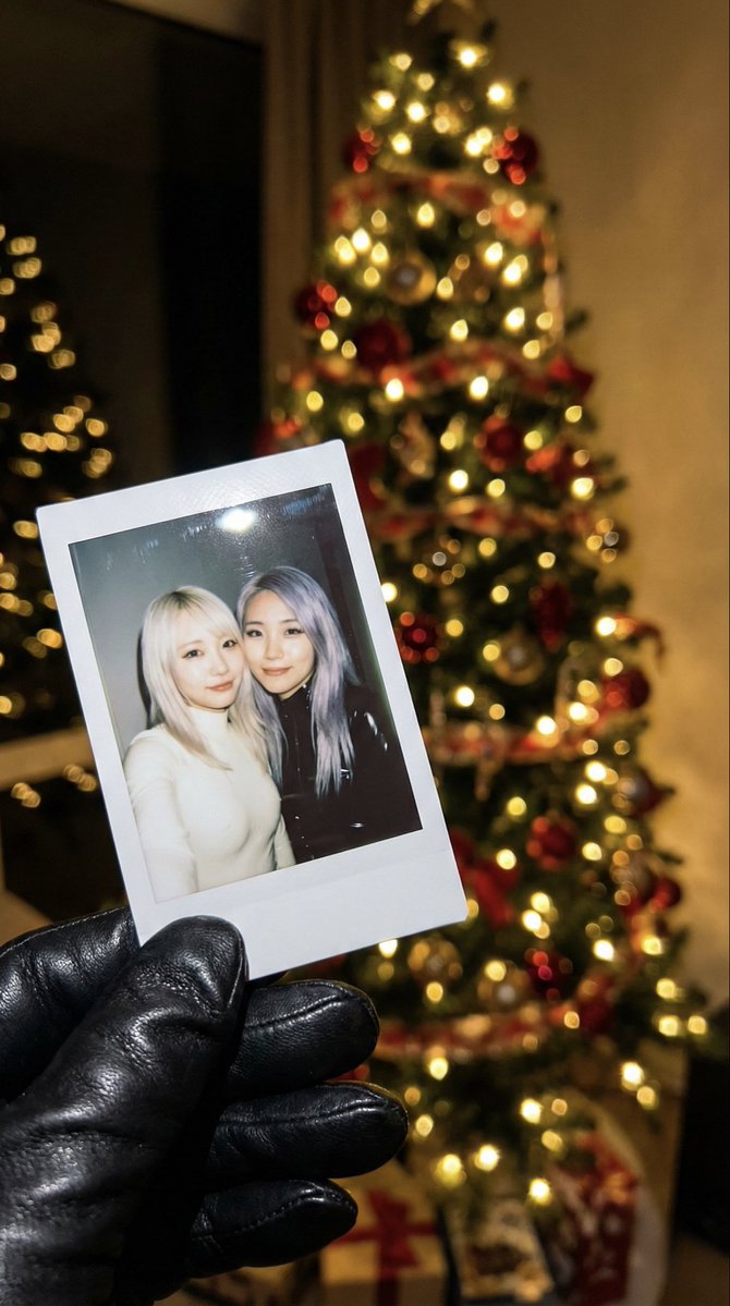 A Chic Christmas Selfie with a Twist