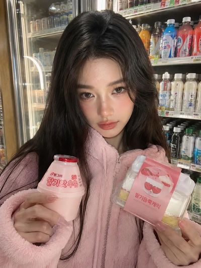 Cozy Night at the Korean Convenience Store