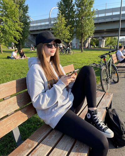 Chill Vibes in the Park: A Relaxed Afternoon