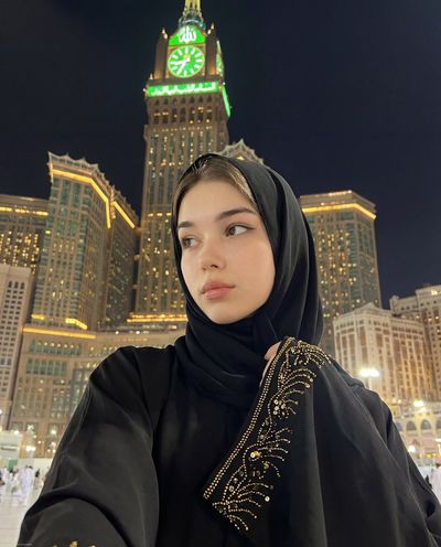 Serene Spirituality: A Majestic Night in Makkah