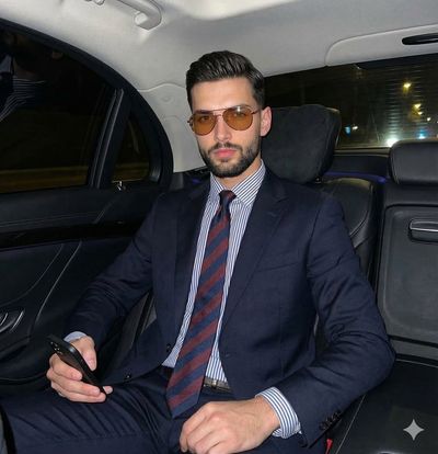 Sleek, Sophisticated Paparazzi Style