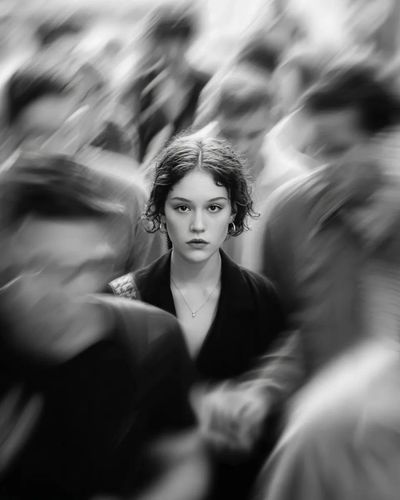Stillness Amidst the Rush: A Cinematic Chaos