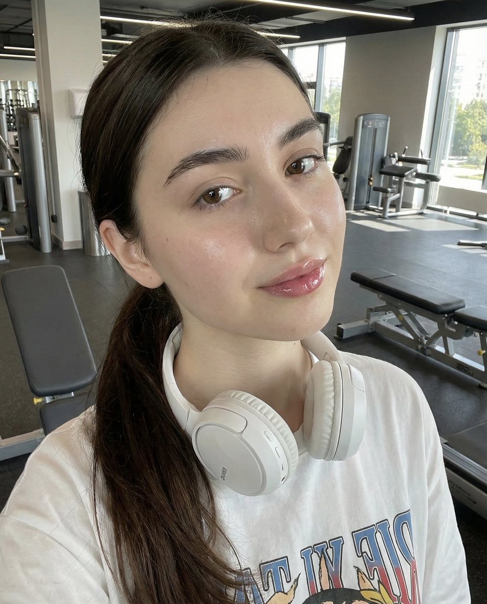 Elevate Your Fitness Vibe with a Fresh Selfie