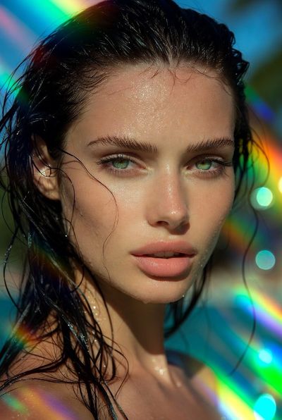 Sunkissed Elegance: A Bold Fashion Statement