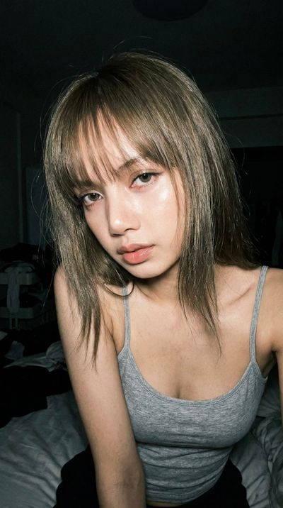 Night Portrait of Bold Calm: Lisa-Inspired Flash Capture