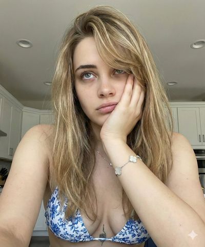 Dreamy Selfie in Soft Light