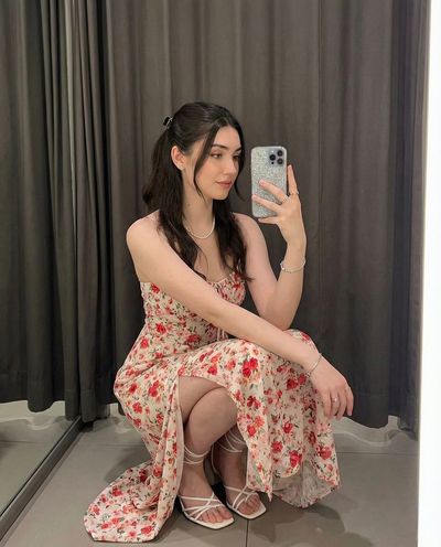 Elegance Captured: A Mirror Selfie Marvel