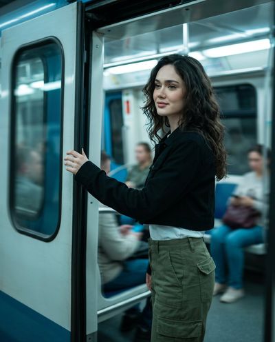 Urban Vibes: The Stylish Commuter