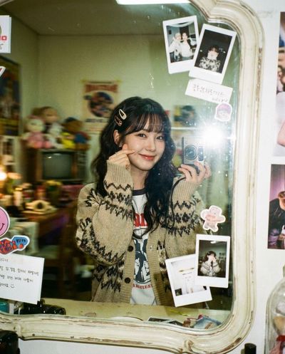 Nostalgic Vibes: 90s K-Pop Charm in Motion