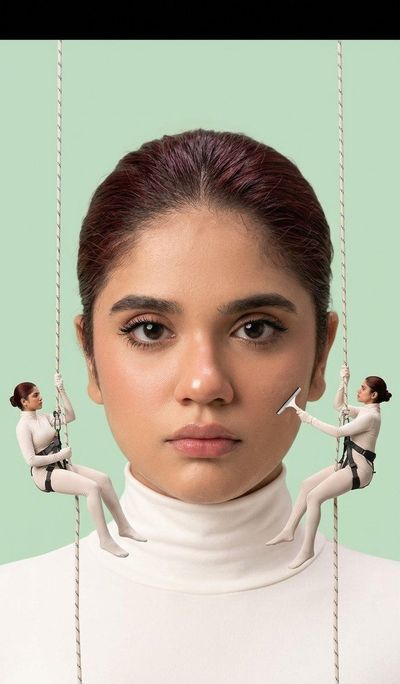 Woman's giant face gets polished by tiny identical climbers