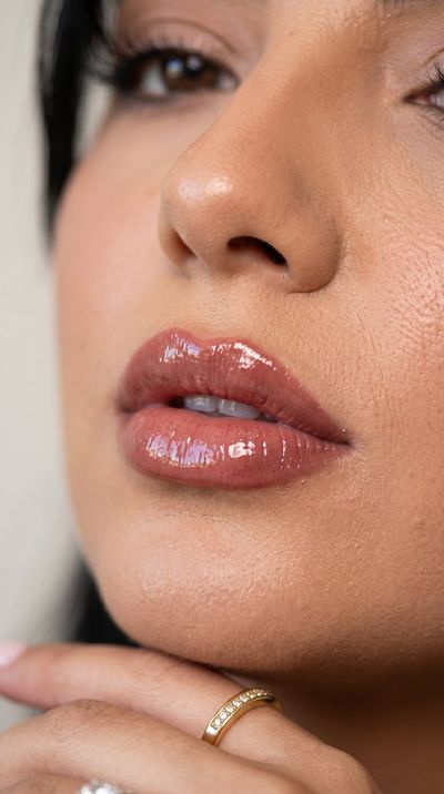 Macro Elegance: Glossy Lips in Ultra-High Definition