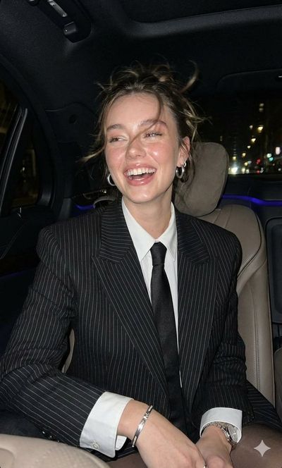 Candid Glamour: The Nighttime Paparazzi Shot