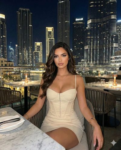 The Royal Wait: A Night in Luxury