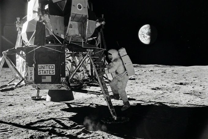 Moon Landing Snapshot at 0.6741° N, 23.4729° E