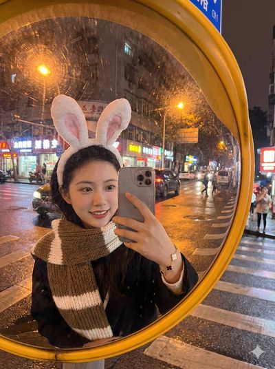 Reflections of a Nighttime Idol
