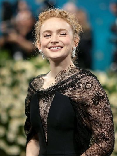 Radiant Elegance at the Red Carpet Gala