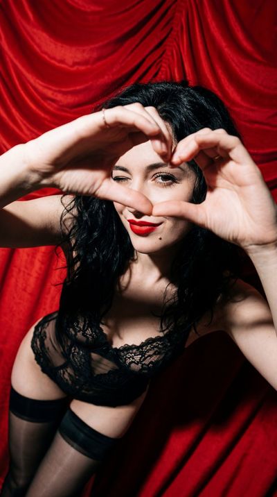 Flirtatious Elegance: A Noir-Inspired Beauty