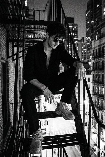 Noir Vibes: 90s Megacity Street Style